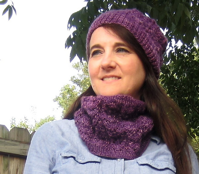 Las Moracitas Hat and Cowl