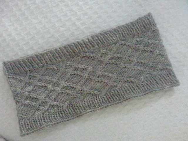 Staggered Diamonds Cowl