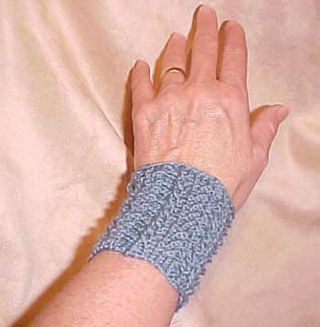 Eyelet Rib Wristlets