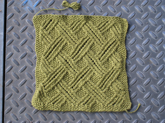 Twist-stitch Lattice with Lace