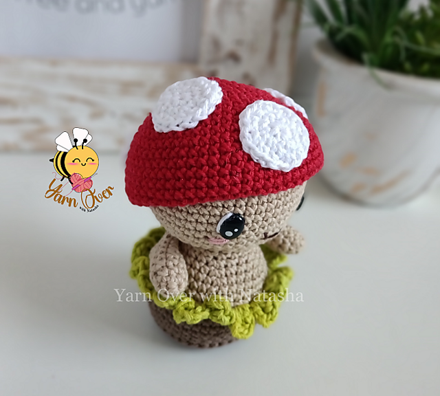 Mushroom plant amigurumi