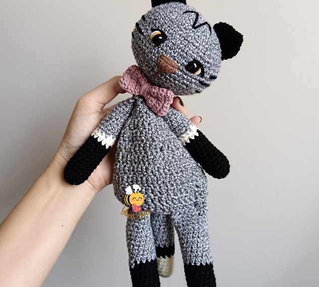 Barnyard cuddle me cat lovey