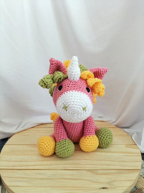 Lucy the unicorn amigurumi