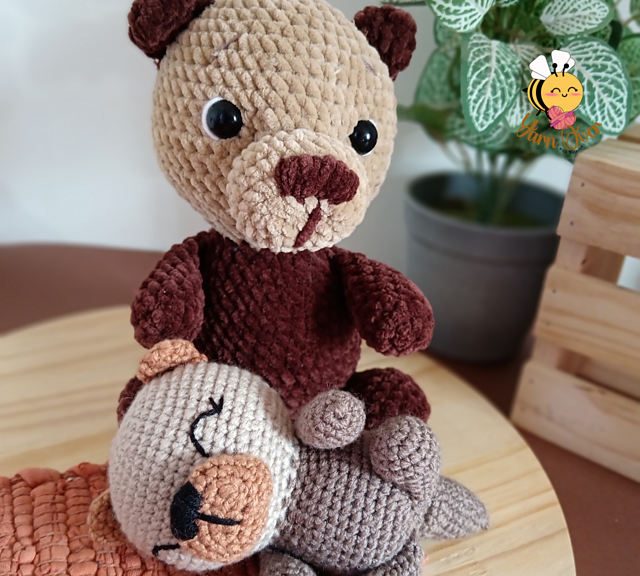 Chip the amigurumi otter