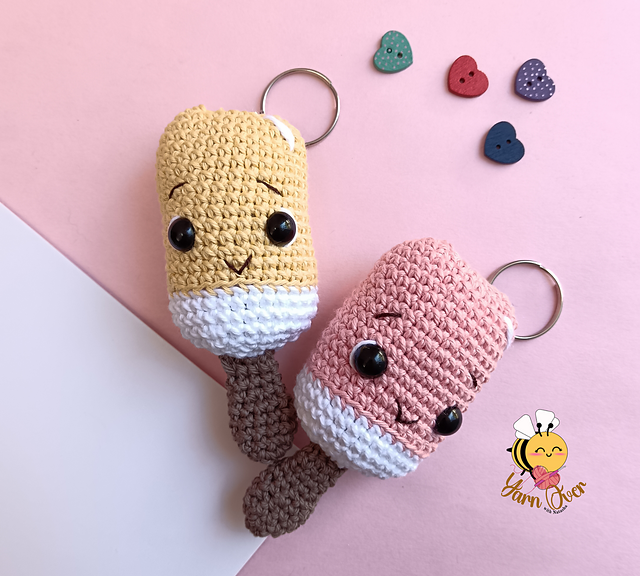 ice cream keychain amigurumi
