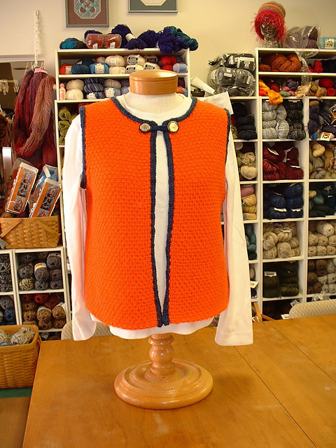 Lemming-Stitch Vest in Two Weights