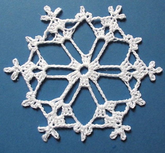 Bells, Flakes, and Tree Skirt Edging: Snowflake A