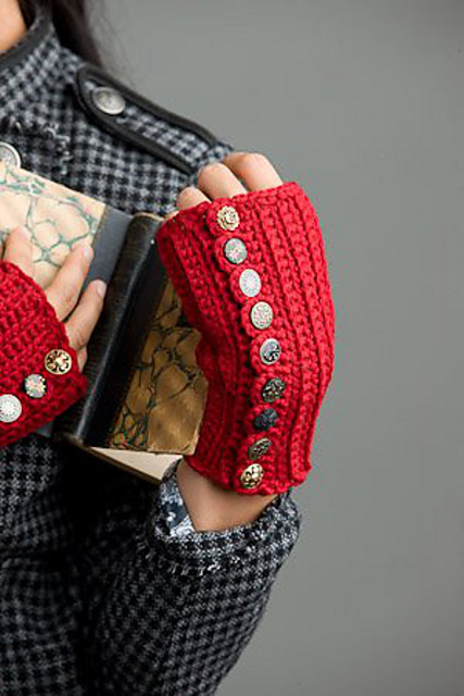 Betty's Button-Up Mitts