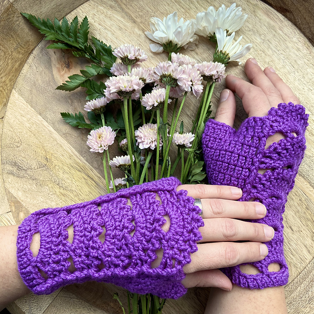 Signs of Spring Fingerless Mittens