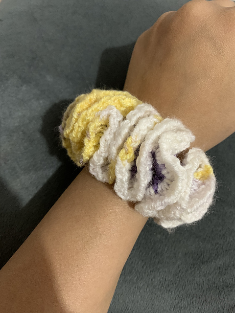 Super Ruffle Scrunchie