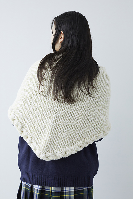 Ravelry: エッジケーブルショール pattern by Natsumi Kuge (くげなつみ)