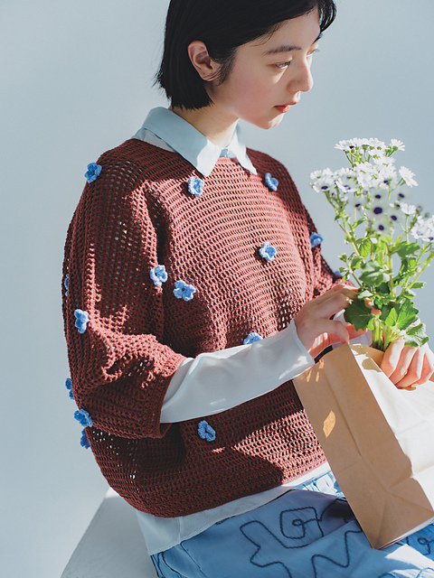 Ravelry: 野の花クロッシェプルオーバー pattern by Mariko Oka (岡まり子)
