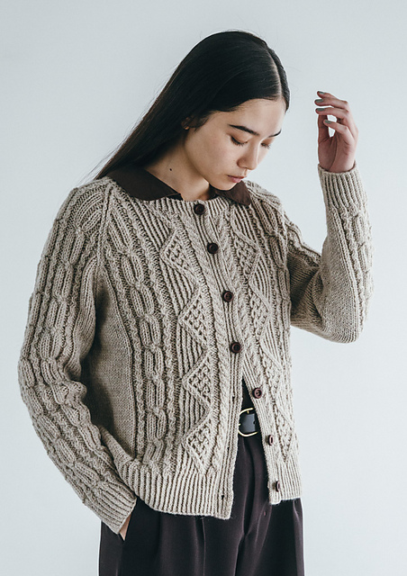 Ravelry: ジグザグケーブルカーディガン pattern by Atsuko Takeda