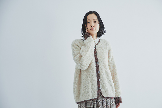 Ravelry: ノーカラーボアジャケット pattern by Emiko Kamata (鎌田恵美子)