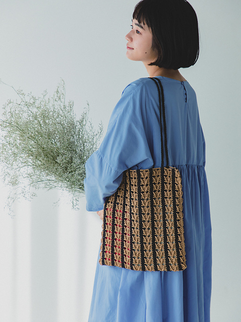 Ravelry: Vモチーフストライプバッグ pattern by blanco ブランコ