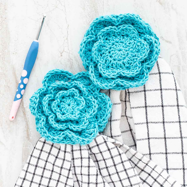 Flower Towel Topper
