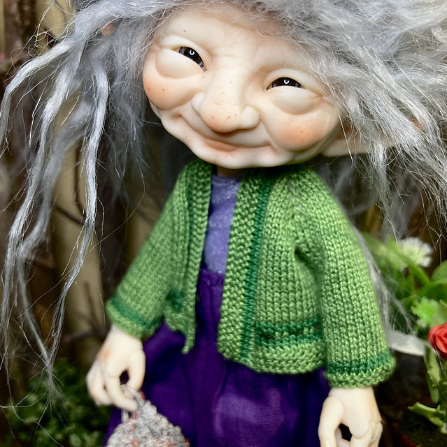 Sweater for 6" BJD (doll)