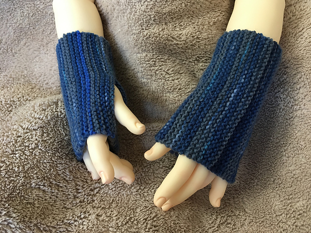 Fingerless Mitts for large BJD