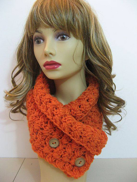 Criss Cross Puff Cowl