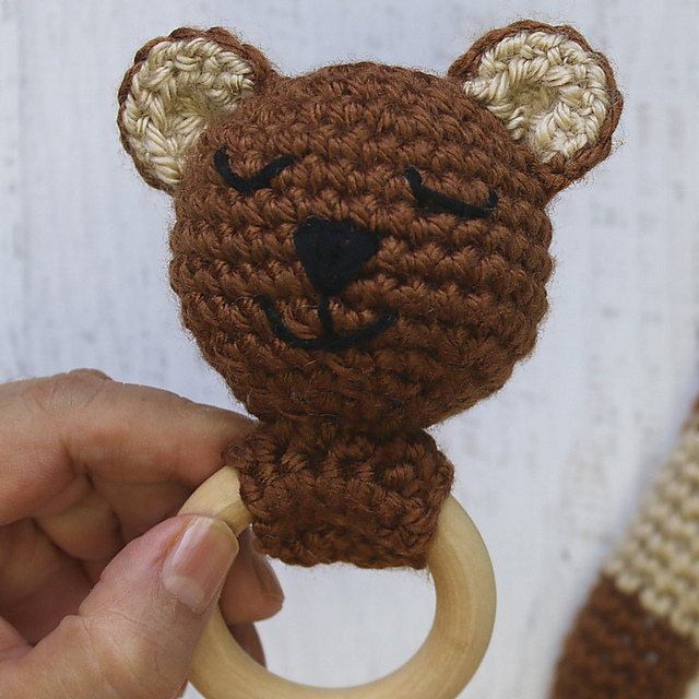 Brown Bear Rattle / Ring