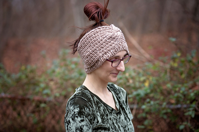 Cindy Lo Earwarmer