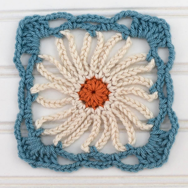 Lace Daisy Flower Square