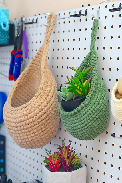 Teardrop Hanging Basket