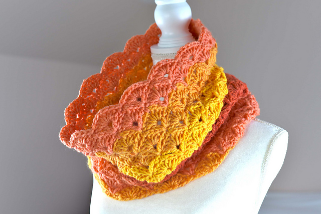 The Maine Coast Seashell Shell Stitch Cowl