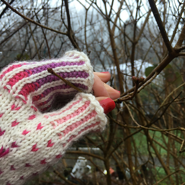 Hearts Mitts