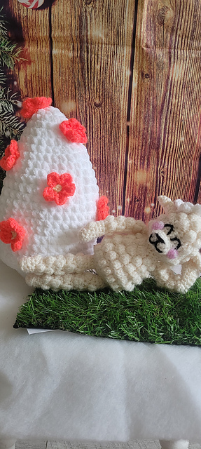 Easter lamb hidden egg
