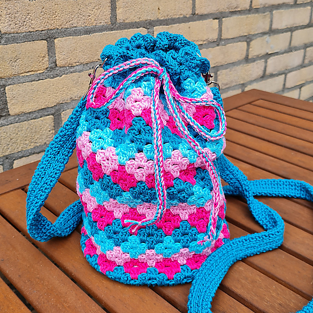 Granny Stitch Pouch