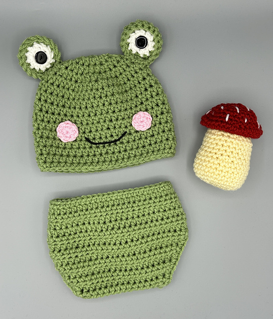 Frog and Toadstool Newborn set