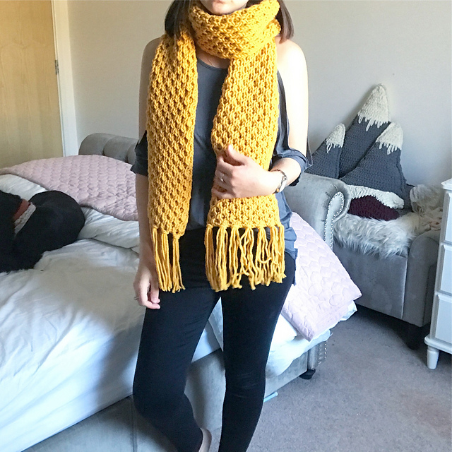 Honeycomb Cable Scarf