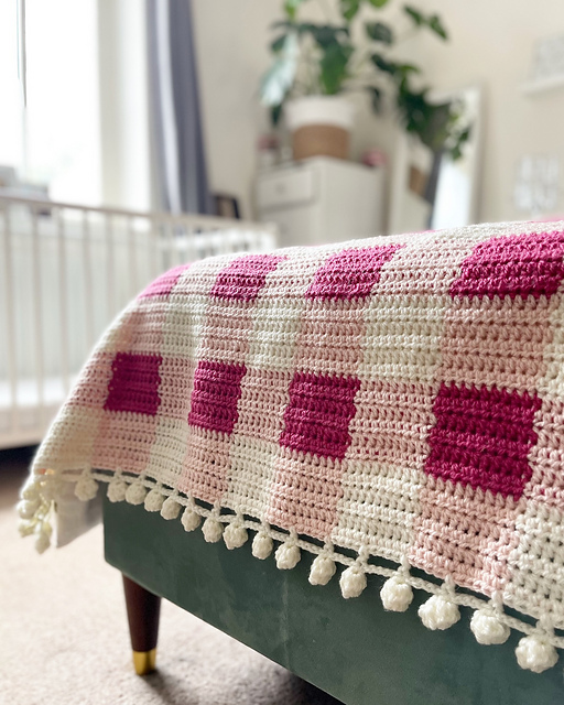 Ravelry: Raspberry Gingham Throw pattern by Zoe Bartley