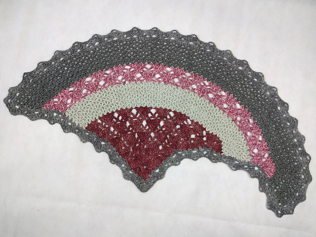 Shark Fin Shawlette