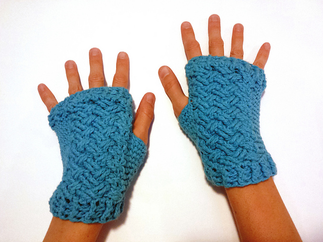 Braided Woven Cables Fingerless Mitts